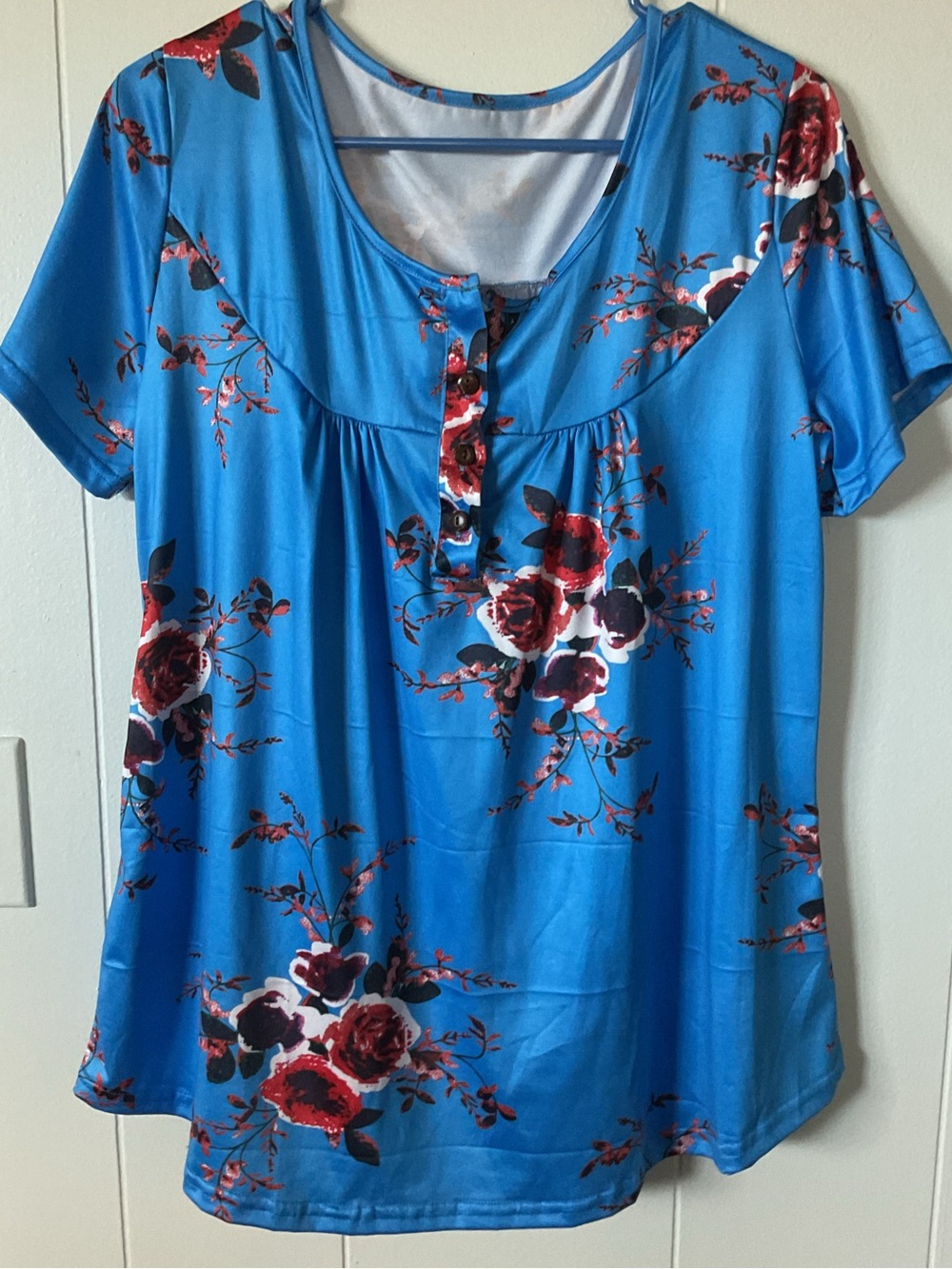 2XL Blue Floral Women’s Top - Lightweight Scoop Neck.